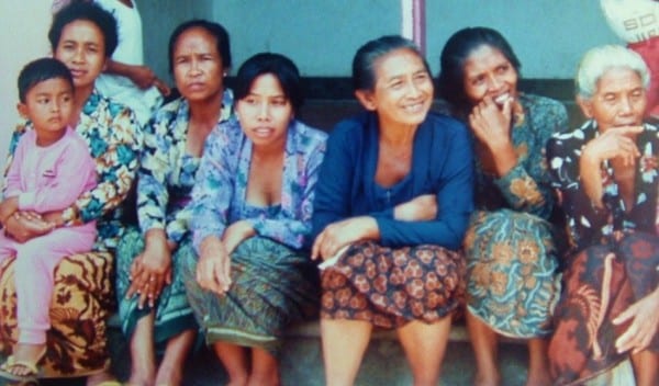 Balinese women and children