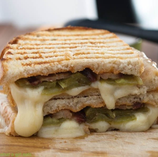 Hatch Chile Bacon Grilled Cheese Sandwich with Chipotle Mayo | WhatAGirlEats.com