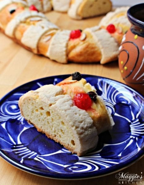 Rosca de Reyes on a plate.