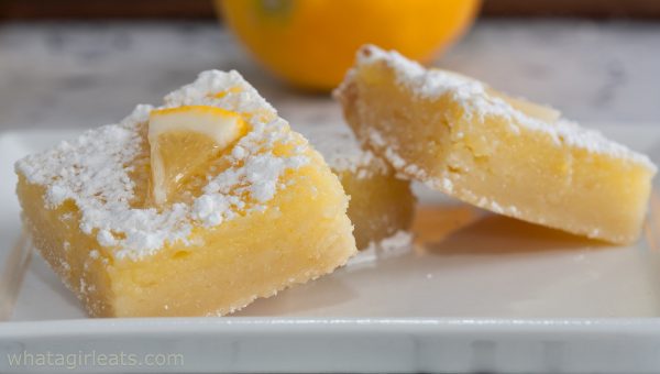 lemon bars close up.
