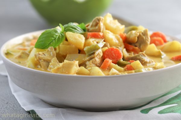 horizontal chicken curry.