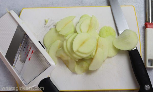 Sliced apples.