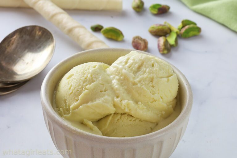 pistachio gelato closeup.