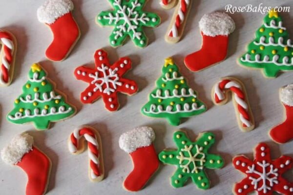 Rose bakes christmas cookies.