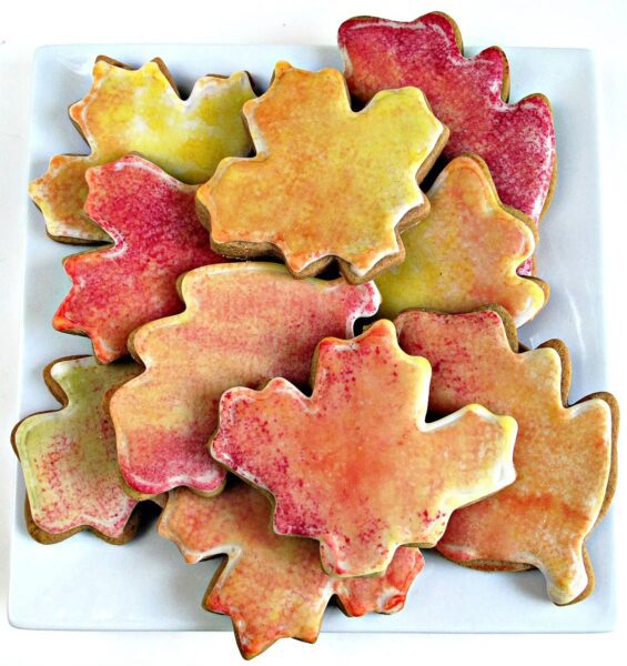 fall leaf gingerbread.