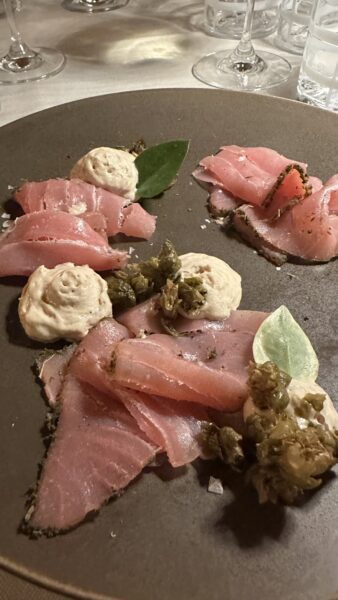 Tuna carpaccio at casale sul sile.