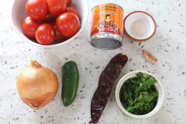 ingredients for salsa roja.