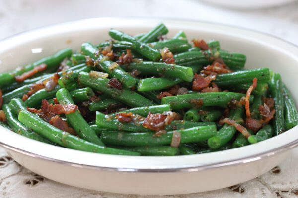 horizontal green beans 4 Green beans with bacon closeup.